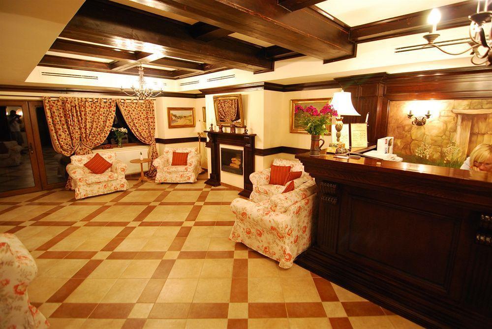 Nobillis - Carpathian Residence Peştera Buitenkant foto