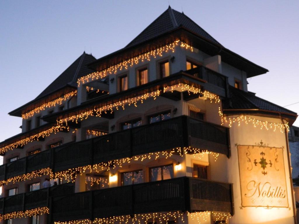 Nobillis - Carpathian Residence Peştera Buitenkant foto