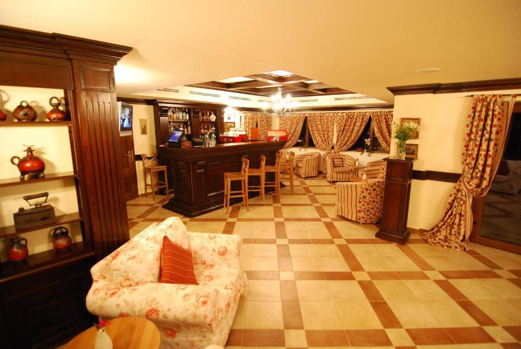 Nobillis - Carpathian Residence Peştera Buitenkant foto